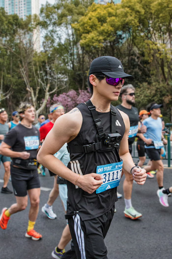 开云-姚琛完成人生首个半马，上海赛场见证突破|马拉松|线下活动|半程马拉松|半程|彩虹_新浪体育_新浪新闻