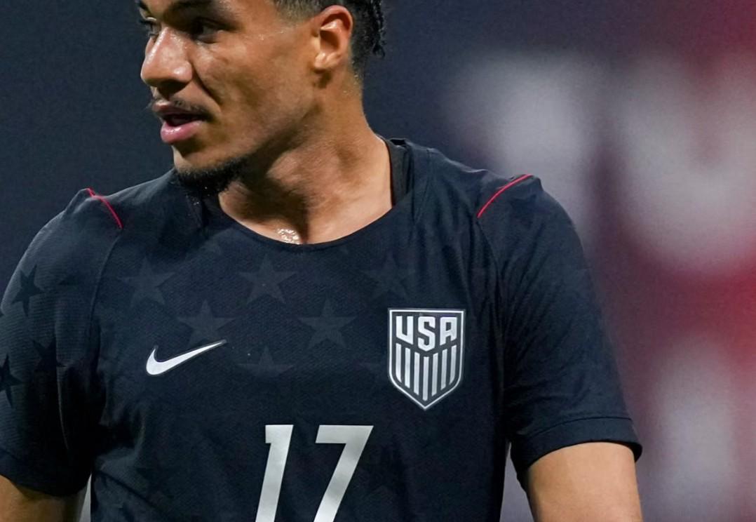 开云-卫报：耐克新球衣的肩部设计与身体不贴合，耐克称正设法解决