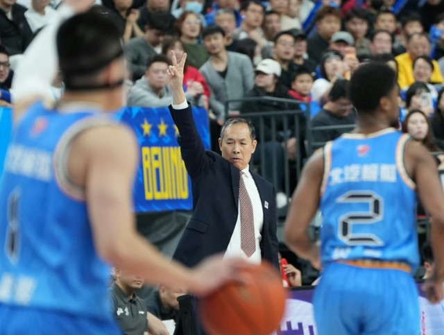 kaiyun-CBA最新消息！顶级大外援加盟北京首钢，上海男篮主力外援受伤