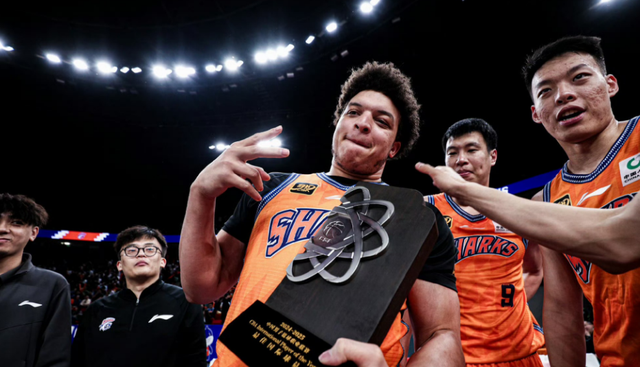 kaiyun-CBA最新消息！顶级大外援加盟北京首钢，上海男篮主力外援受伤