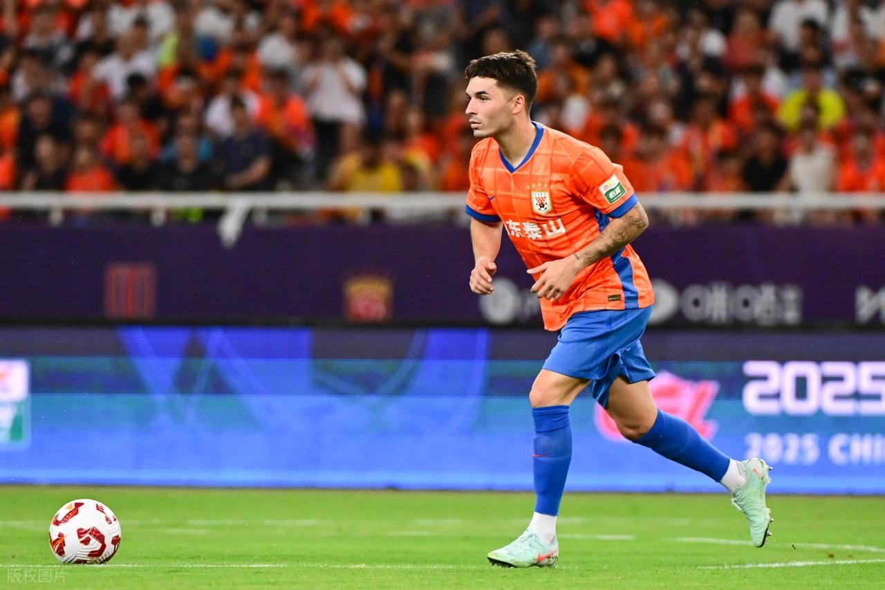 开云-山东鲁能自己打脸了？水货外援加盟仅半年就解约，中超球队没人要