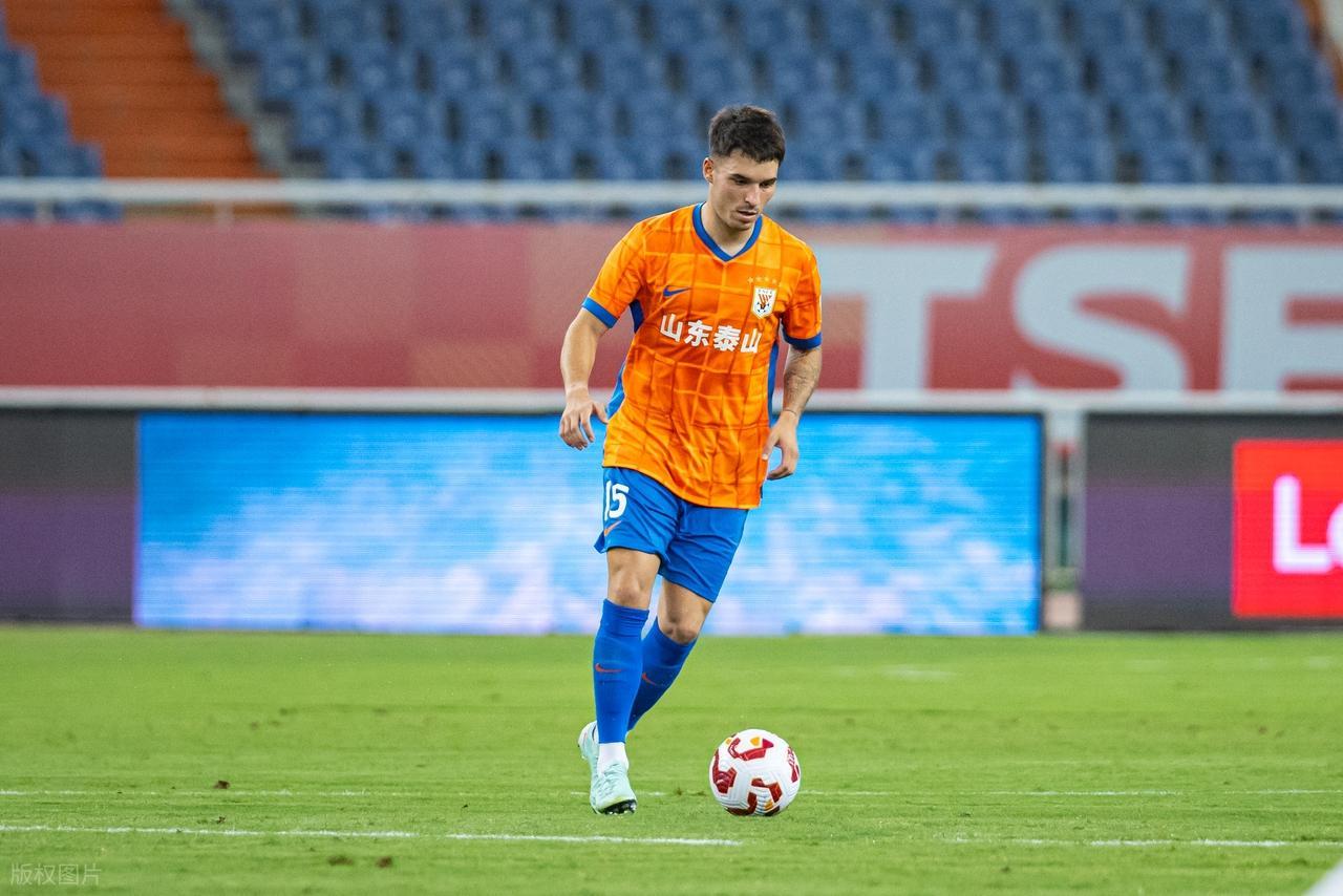 开云-山东鲁能自己打脸了？水货外援加盟仅半年就解约，中超球队没人要